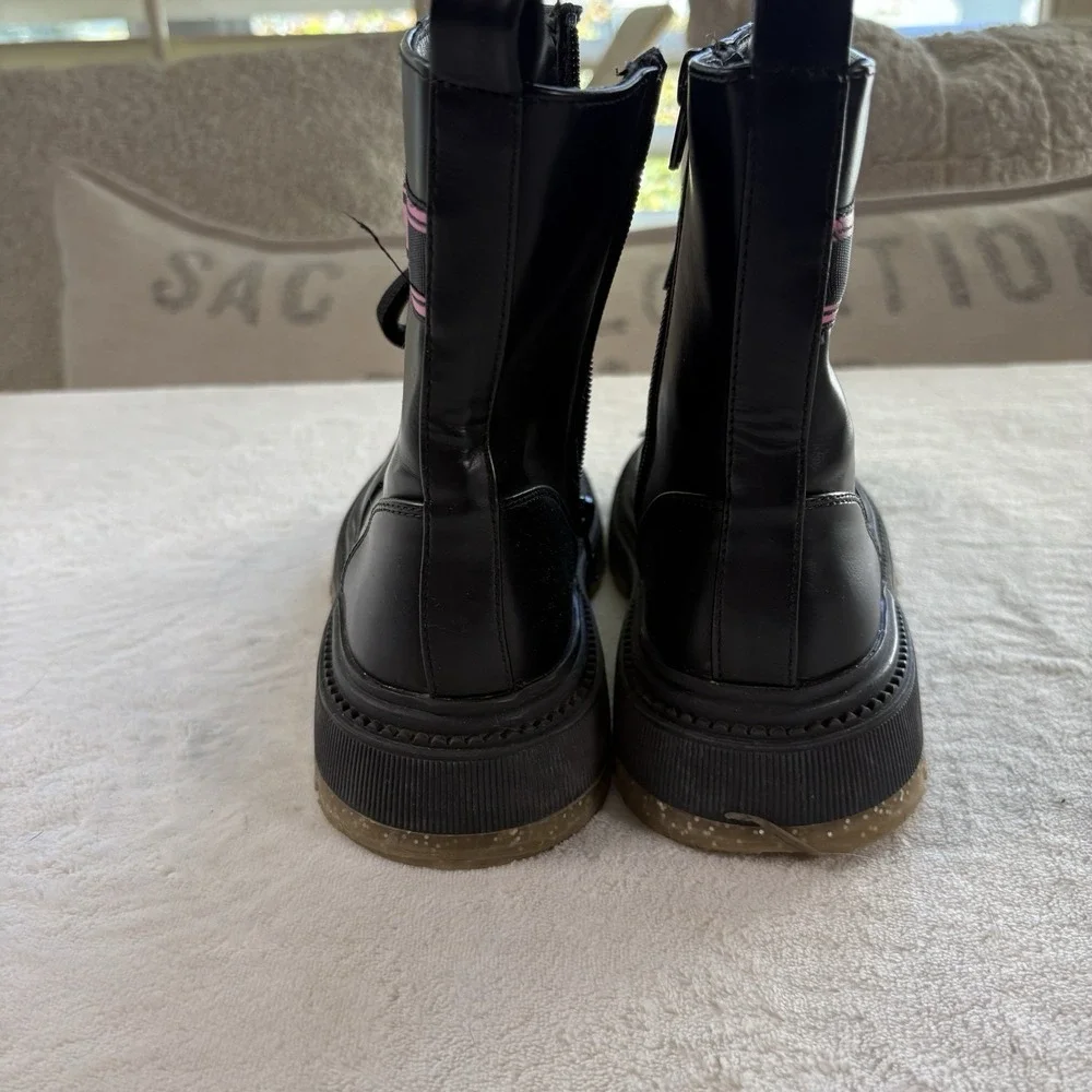 DKNY Crissa Girls Youth 3‎ Black Combat Boots Side Zip Lace Up Glitter Sole